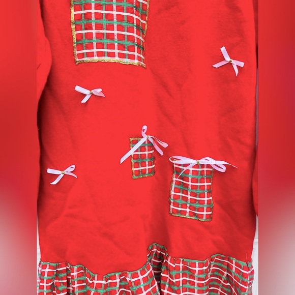 VTG 80s Red Ornamental Holiday Sweatshirt Dress w/Green gold plaid ruffle bottom - Picture 4 of 12